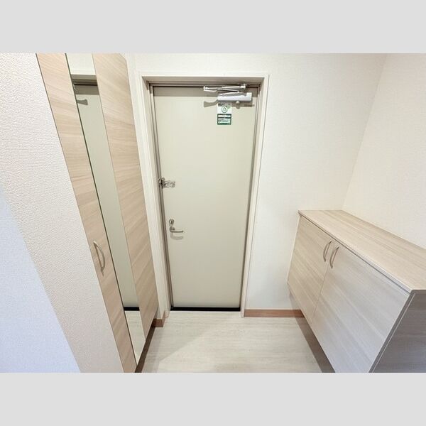 玄関 (玄関)