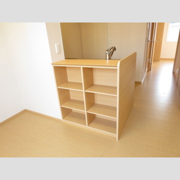 収納 (キッチンの裏側は収納になっています。)