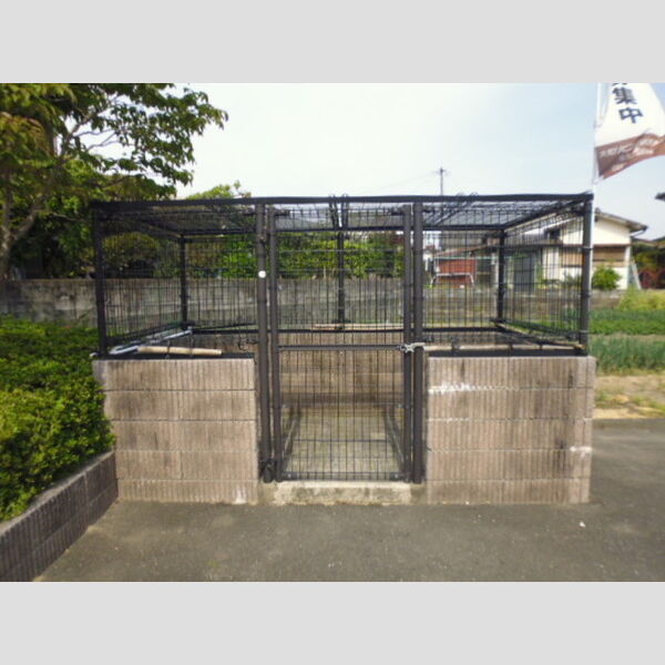 現地周辺 (ごみ置き場)