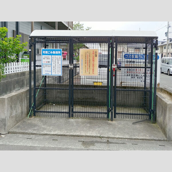 現地周辺 (ゴミ置き場)