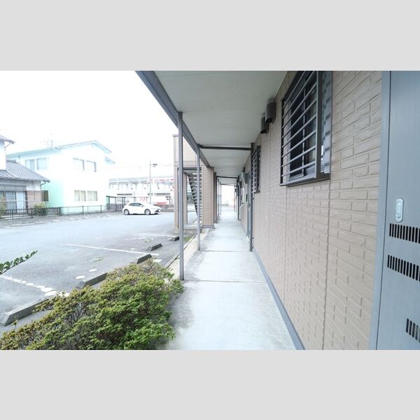 現地周辺 (共用廊下)