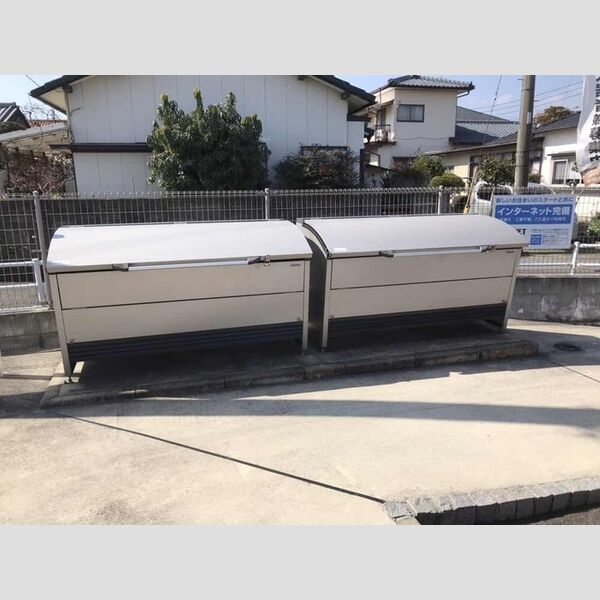 現地周辺 (ゴミ置き場)
