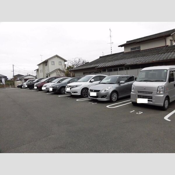 現地周辺 (駐車場)