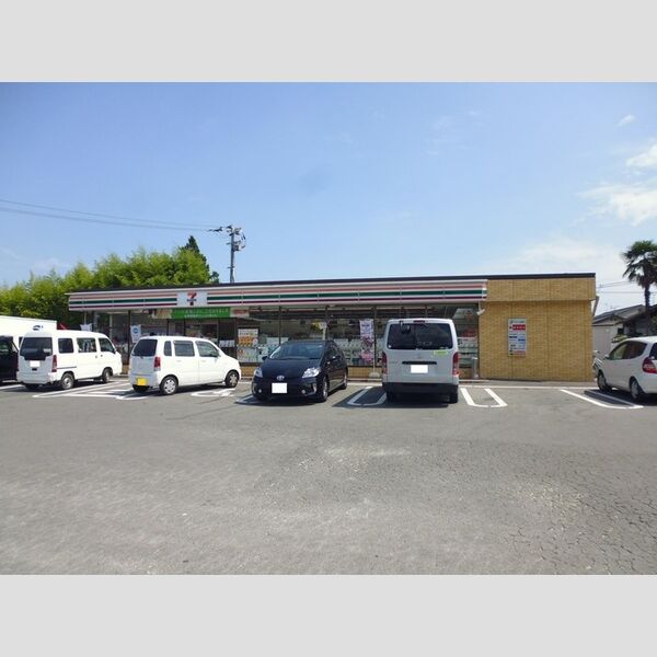 現地周辺 (セブンイレブン鳥栖村田店　560m)