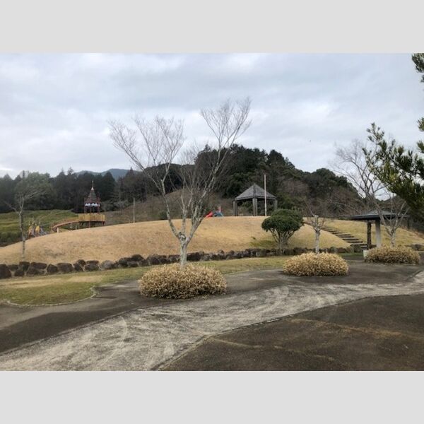 現地周辺 (きたがた四季の丘公園まで1207m)