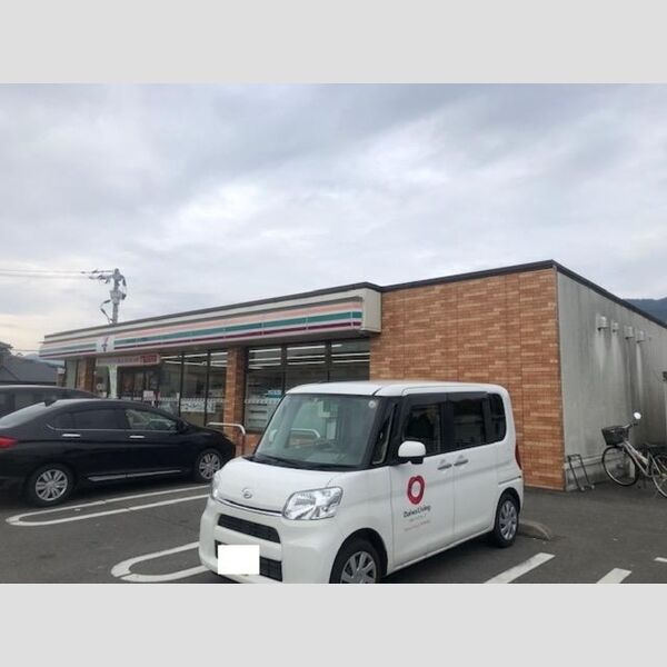 現地周辺 (セブンイレブン肥前大町店まで245m)