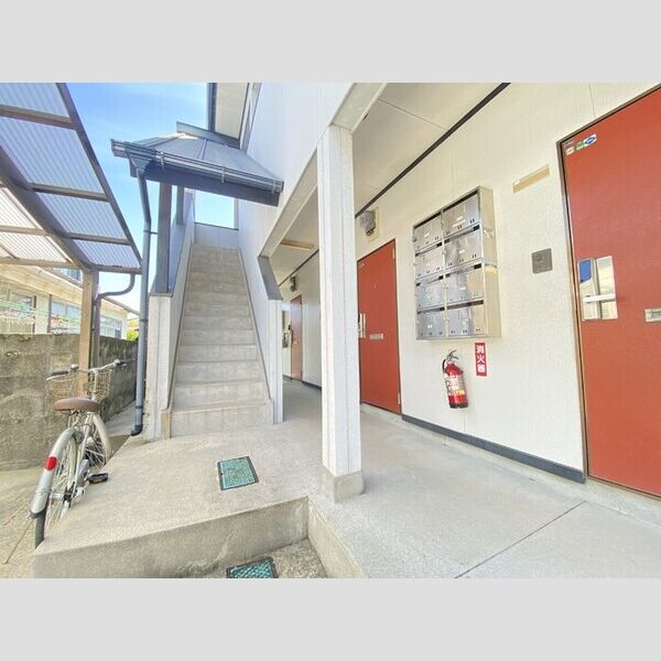 現地周辺 (一階共用廊下)