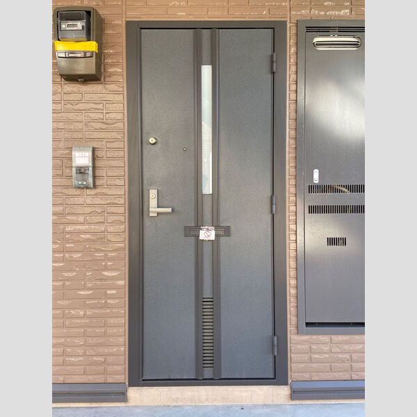 現地周辺 (共用部　玄関)