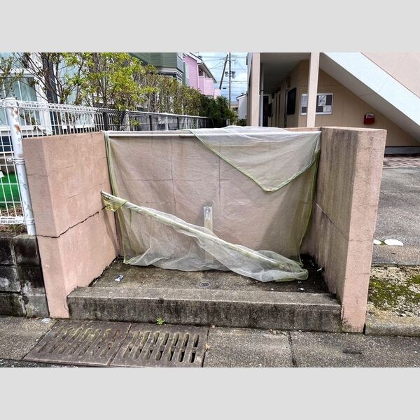 現地周辺 (ゴミ置場)