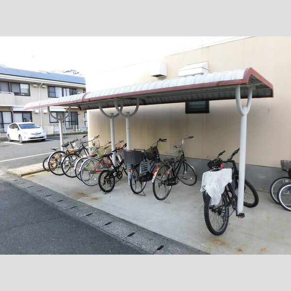 現地周辺 (駐輪場)