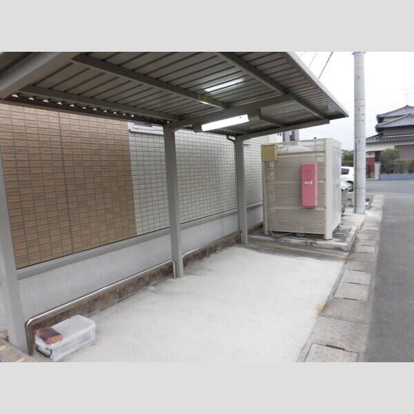現地周辺 (駐輪場)