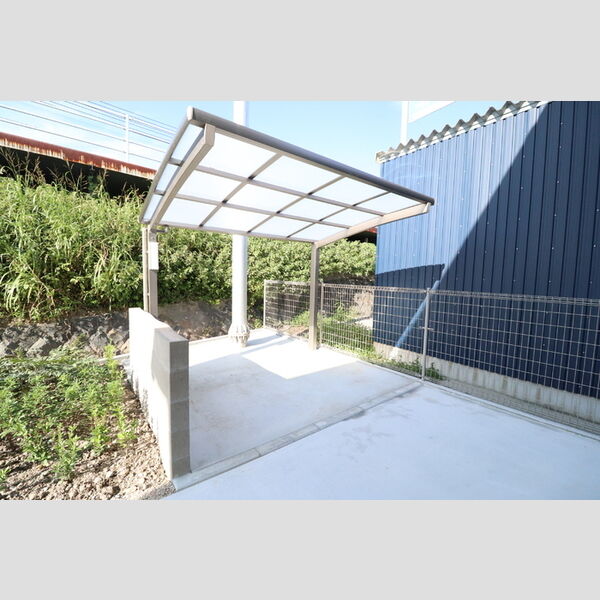 現地周辺 (駐輪場)