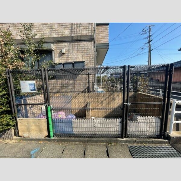 現地周辺 (ゴミ置き場)