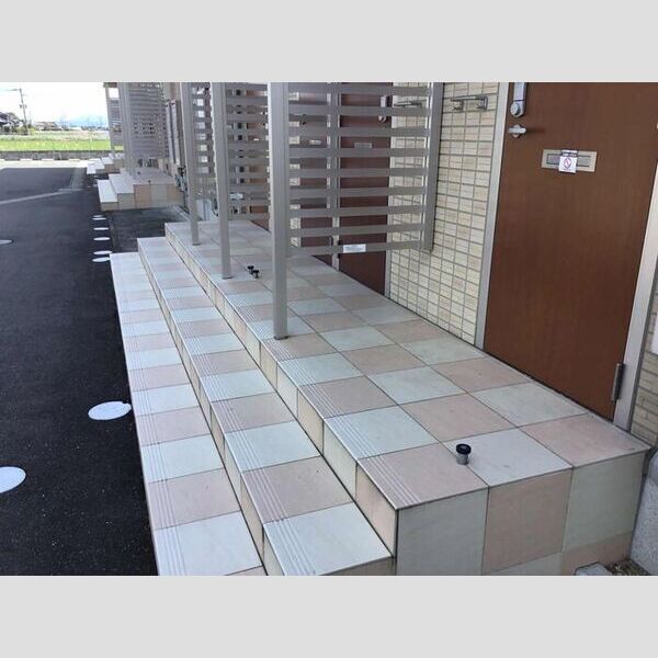 エントランス (エントランス)