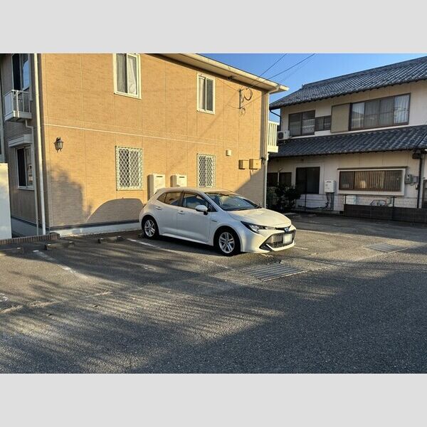 駐車場 (駐車場)