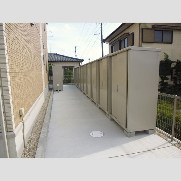 現地周辺 (各戸倉庫付いてます)