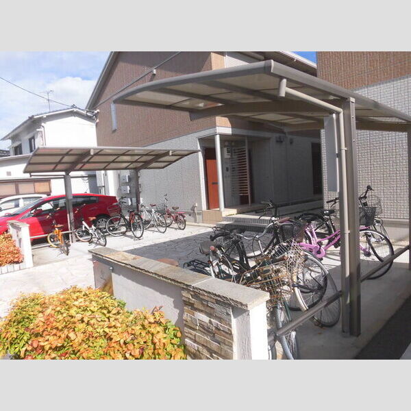 現地周辺 (駐輪場)