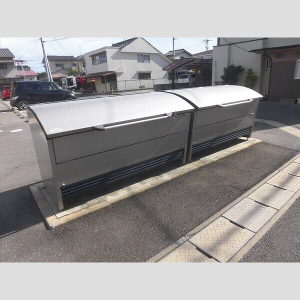 現地周辺 (ゴミ置き場)