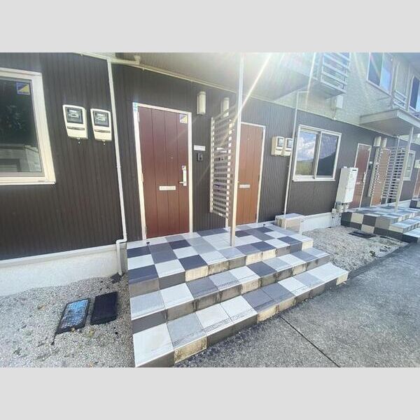 エントランス (玄関前)