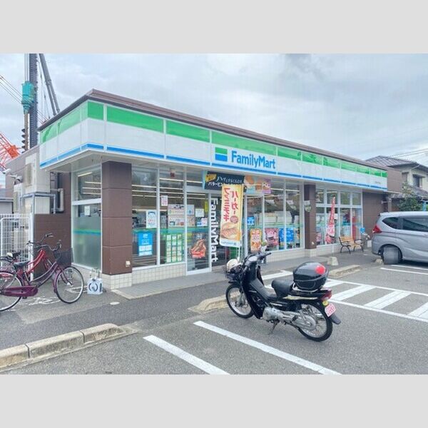 現地周辺 (ファミリーマート佐賀多布施店　430m)