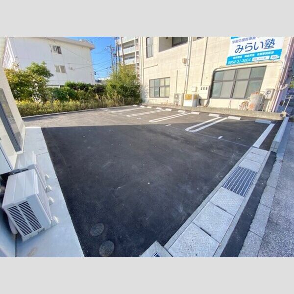 駐車場 (敷地内駐車場)