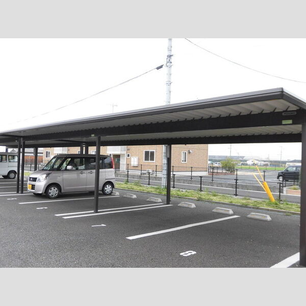 駐車場 (駐車場です)