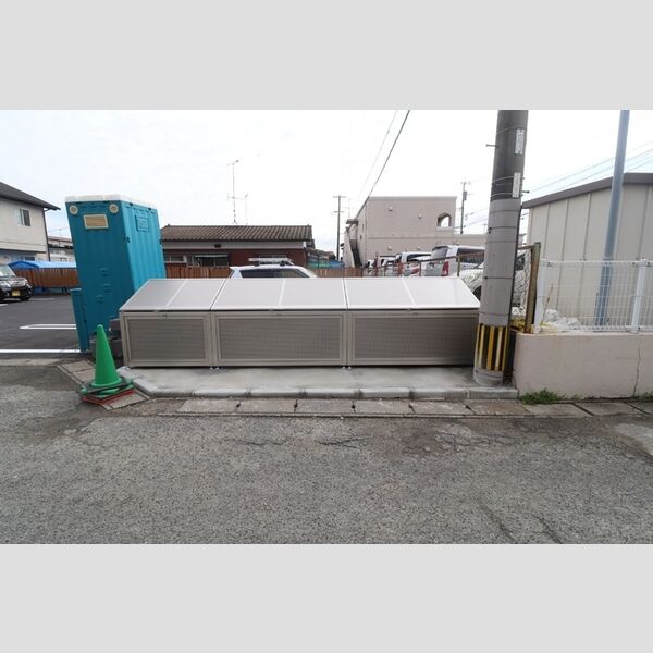 現地周辺 (ゴミ置き場)