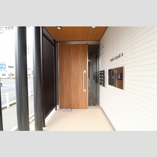 エントランス (エントランス)