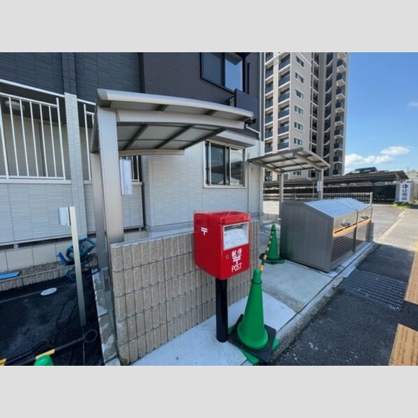 現地周辺 (駐輪場)