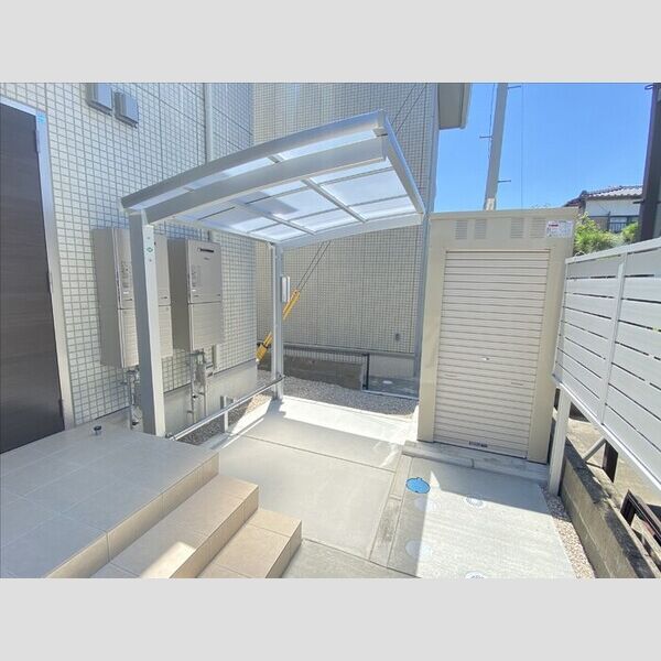 現地周辺 (駐輪場)