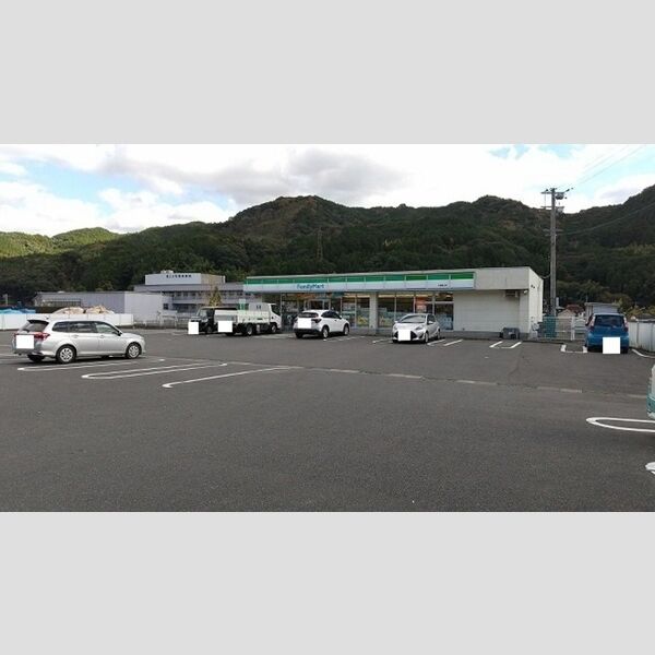 現地周辺 (ファミリーマート佐賀富士店まで5584m)