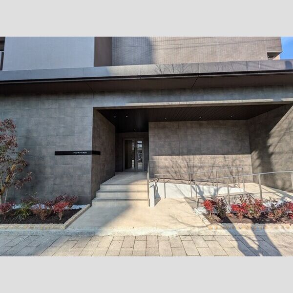 エントランス (エントランス)