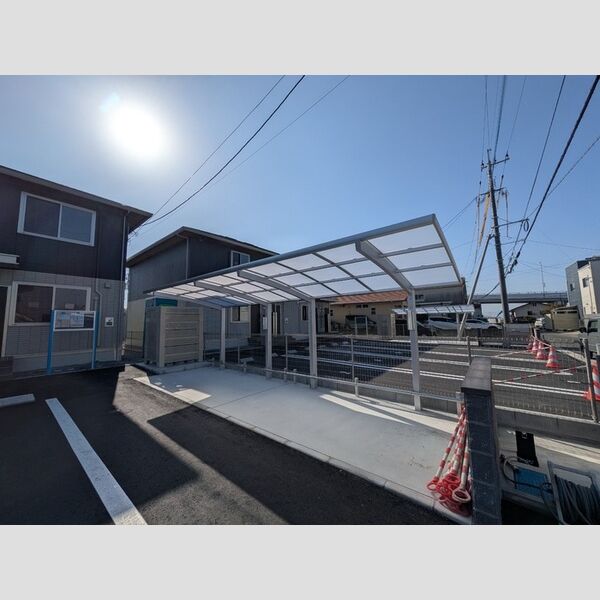 現地周辺 (駐輪場)