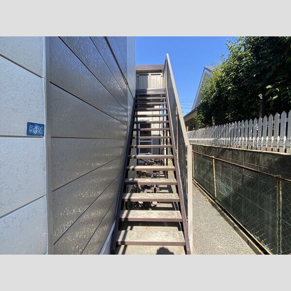 現地周辺 (A棟　階段)