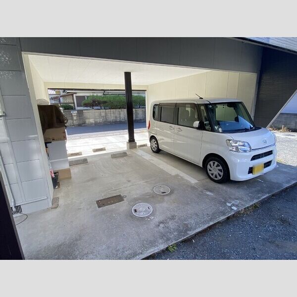 駐車場 (A棟 駐車場)
