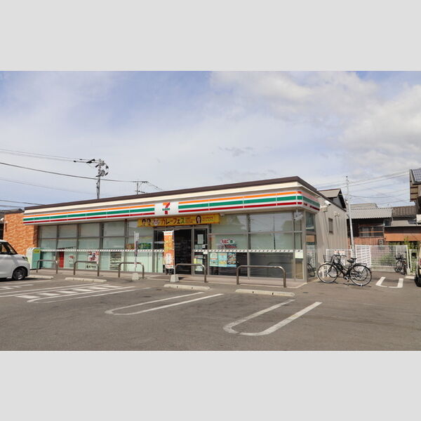 現地周辺 (セブンイレブン佐賀昭栄中学校前店まで337m)