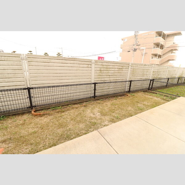 その他 (C108　専用庭)