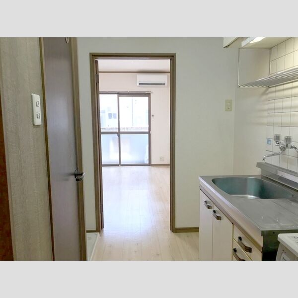 その他 (305　その他スペース)