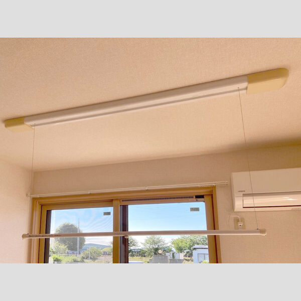 その他 (102　室内物干し竿)