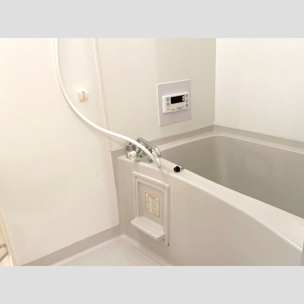 バス (102　浴室)