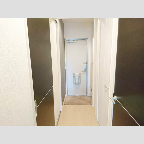 玄関 (102 玄関)