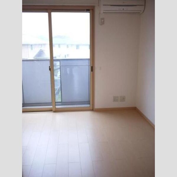 居室・リビング (203洋室)