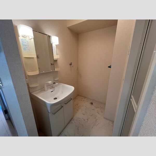 洗面所 (105　洗面所)