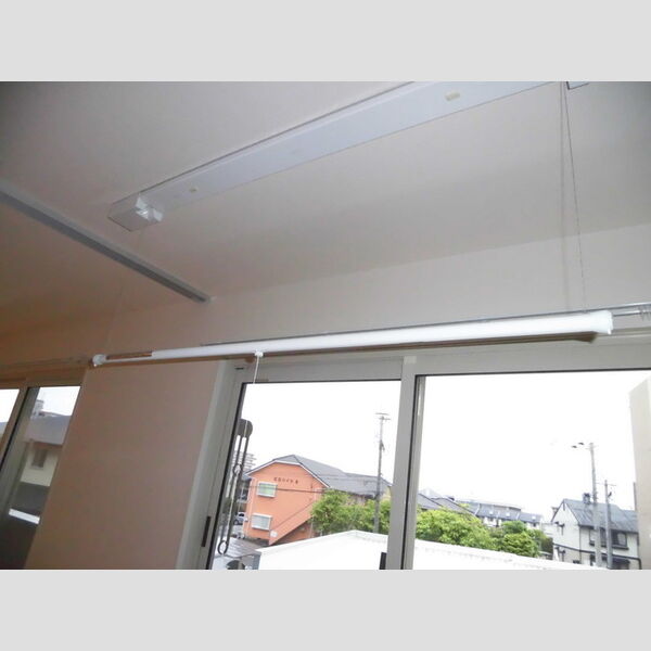 その他設備 (室内物干し)