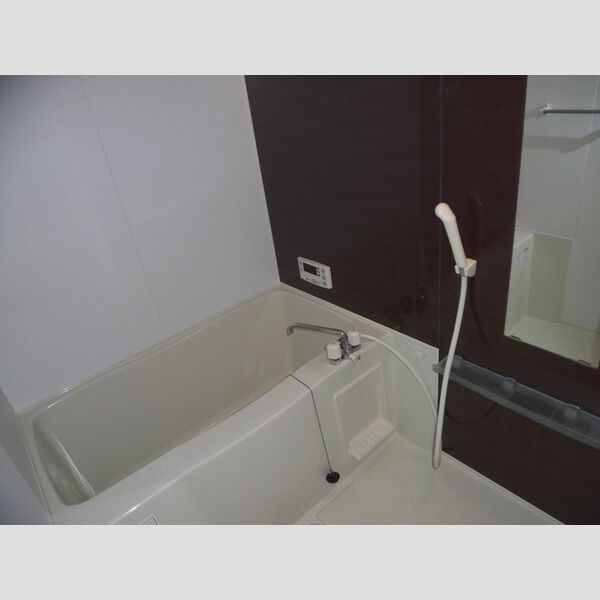 バス (B106　浴室)