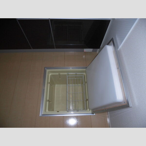 収納 (B106　床下収納)