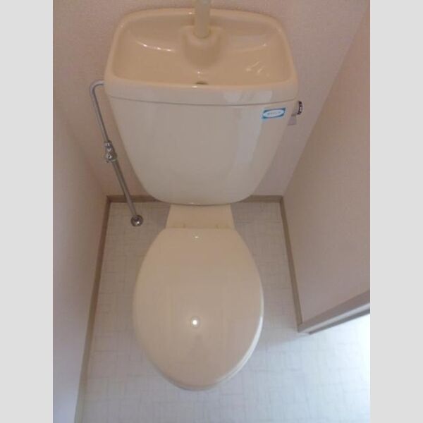 トイレ (トイレ)