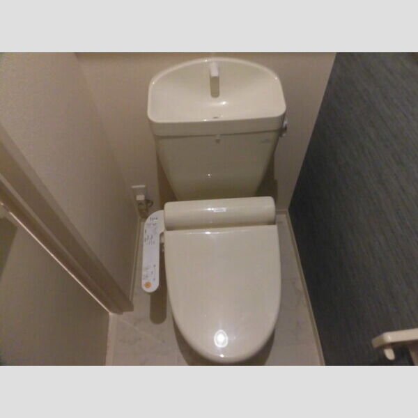 トイレ (温水洗浄便座)