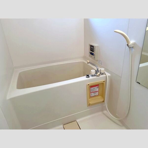 バス (A102　浴室)