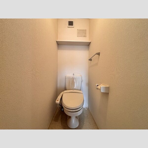 トイレ (トイレ)